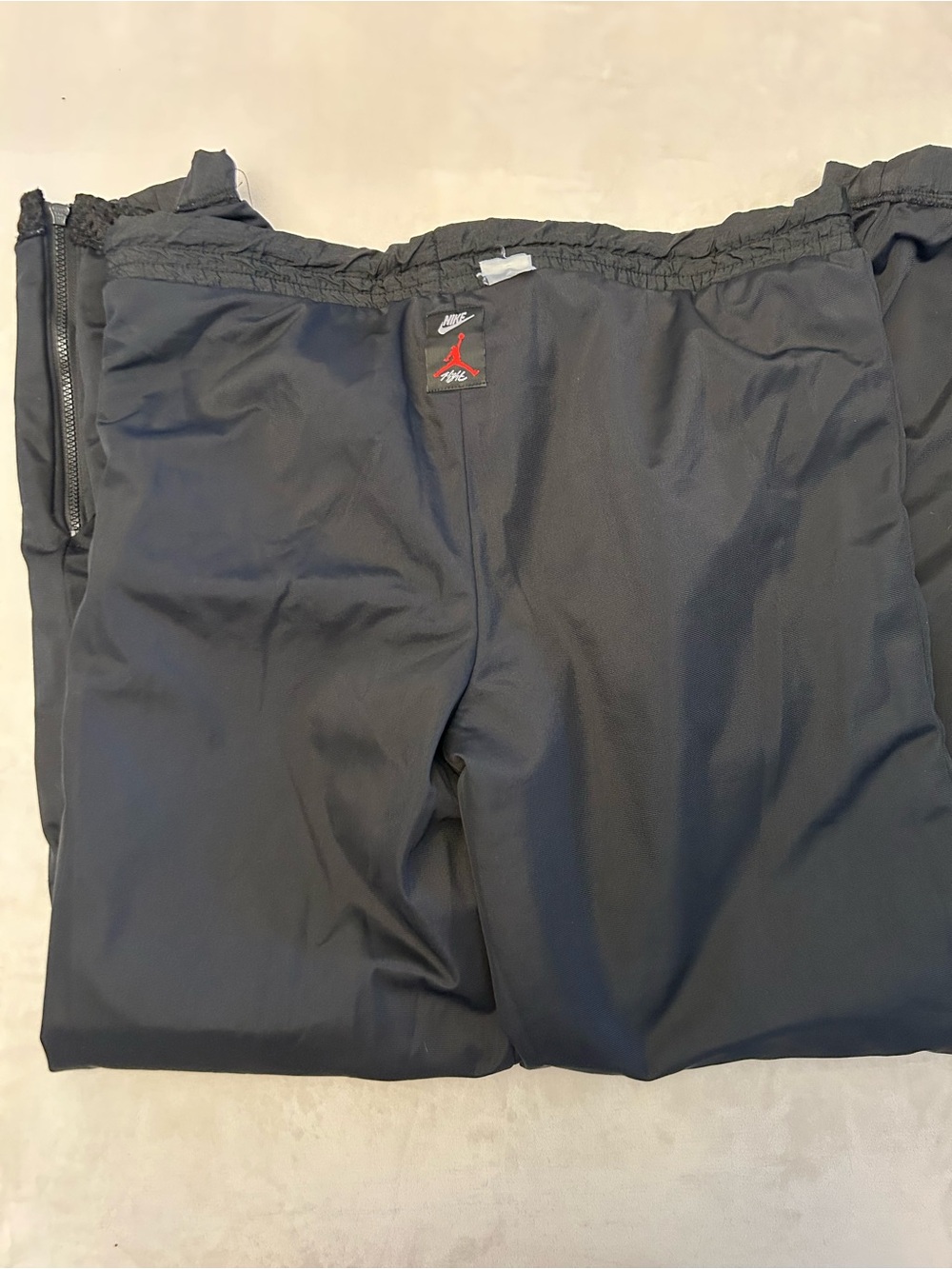 Nike Jordan Flight Men’s Black lined windbreakers with Red Logo - Picture 6 of 7